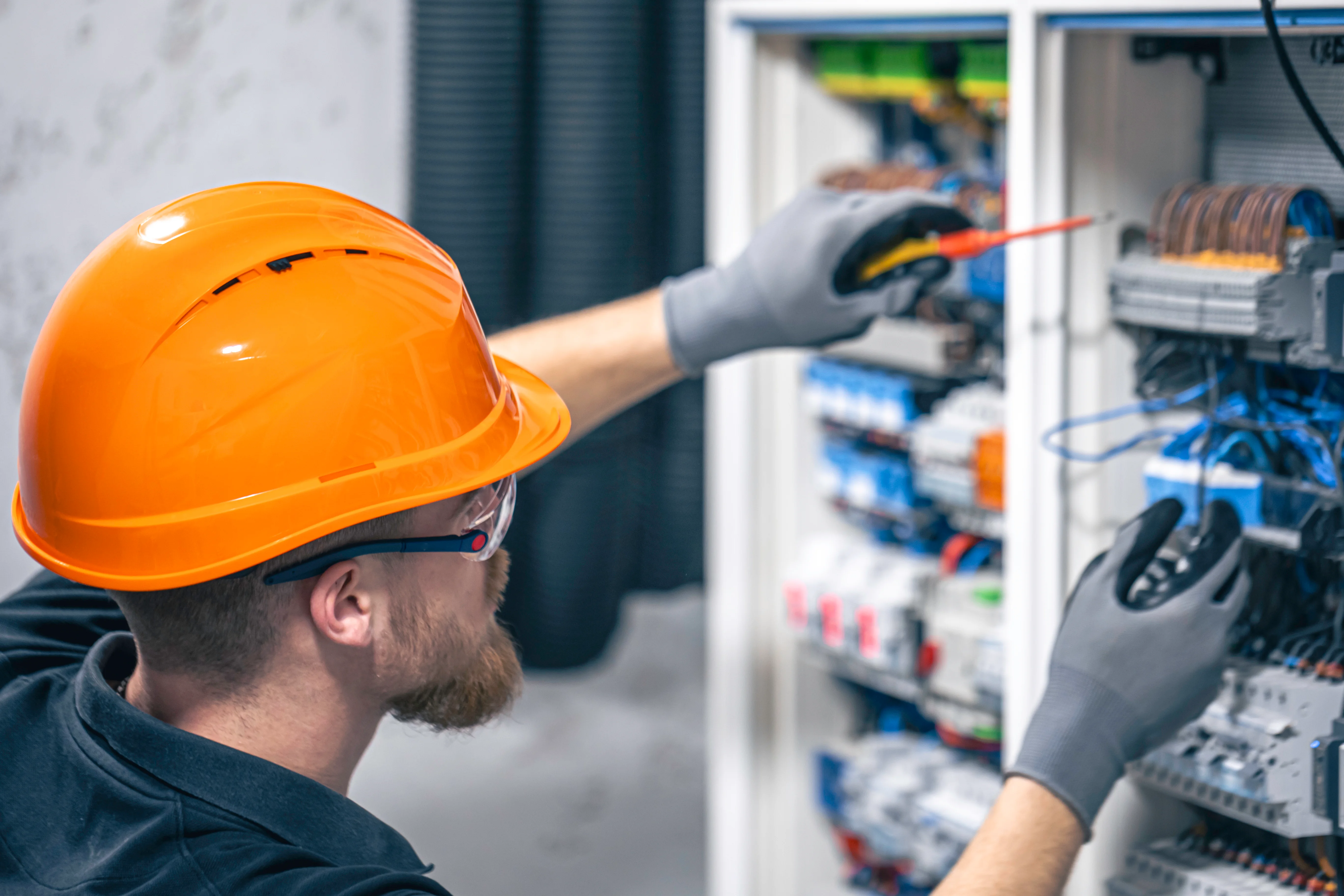 Kayseri'de Elektrik Tesisatı Kurulumu ve Yenileme: Güvenli ve Modern Çözümler